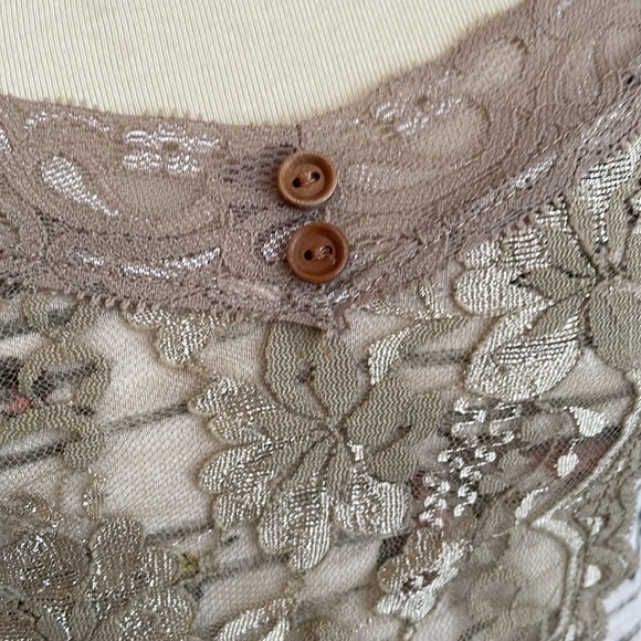 REWIND Size Small Tank Lace and‎ Butterflies - Picture 8 of 9